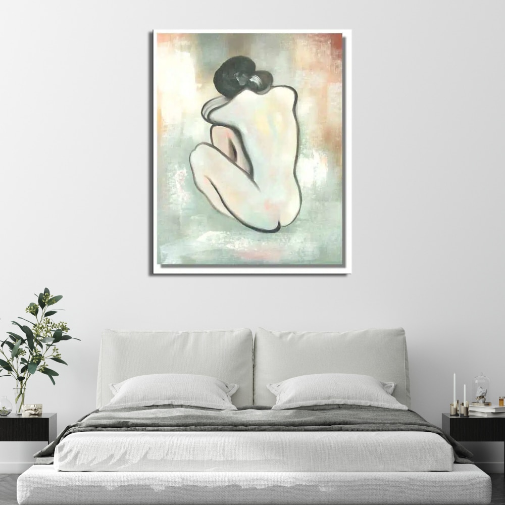 Tableau ésquisse femme nue de dos Tableau dans les tons clairs d'une femme nue assise de dos accroché au-dessus d'un lit avec 2 tables de chevet dont une plante posée sur celle de gauche