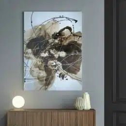 Peinture abstraite moderne grise et marron. Bonne qualité, confortable et à la mode accrochée sur un mur dans un salon