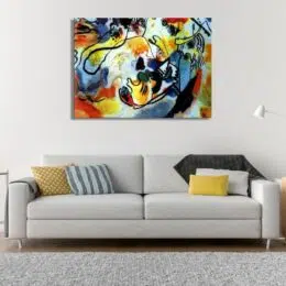 Toile abstraite kandinsky multicolore, accrochée sur un mur au-dessus d'un canapé dans un salon.