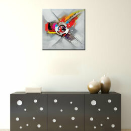 Peinture abstraite cercle en argent. Bonne qualité, confortable, accroché sur un mur, au-dessus d'une table, dans un salon.