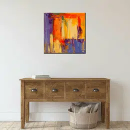 Peinture abstraite orange mauve, art-déco, Bonne qualité, très original, accrochée sur un mur au-dessus d'une table dans un salon.