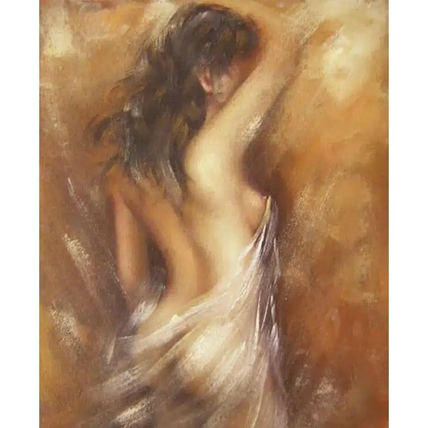 Tableau d'une femme de dos avec un léger voile transparent blanc sur la poitrine, les hanches et les fesses, le bras droit levé devant son visage sur un fond marron