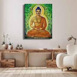 Tableau bouddha vert assis en tailleur habillé d'un ensemble marron avec les mains posées devant son ventre, mis au-dessus d'une console en bois marron foncé et sur la gauche un fauteuil blanc